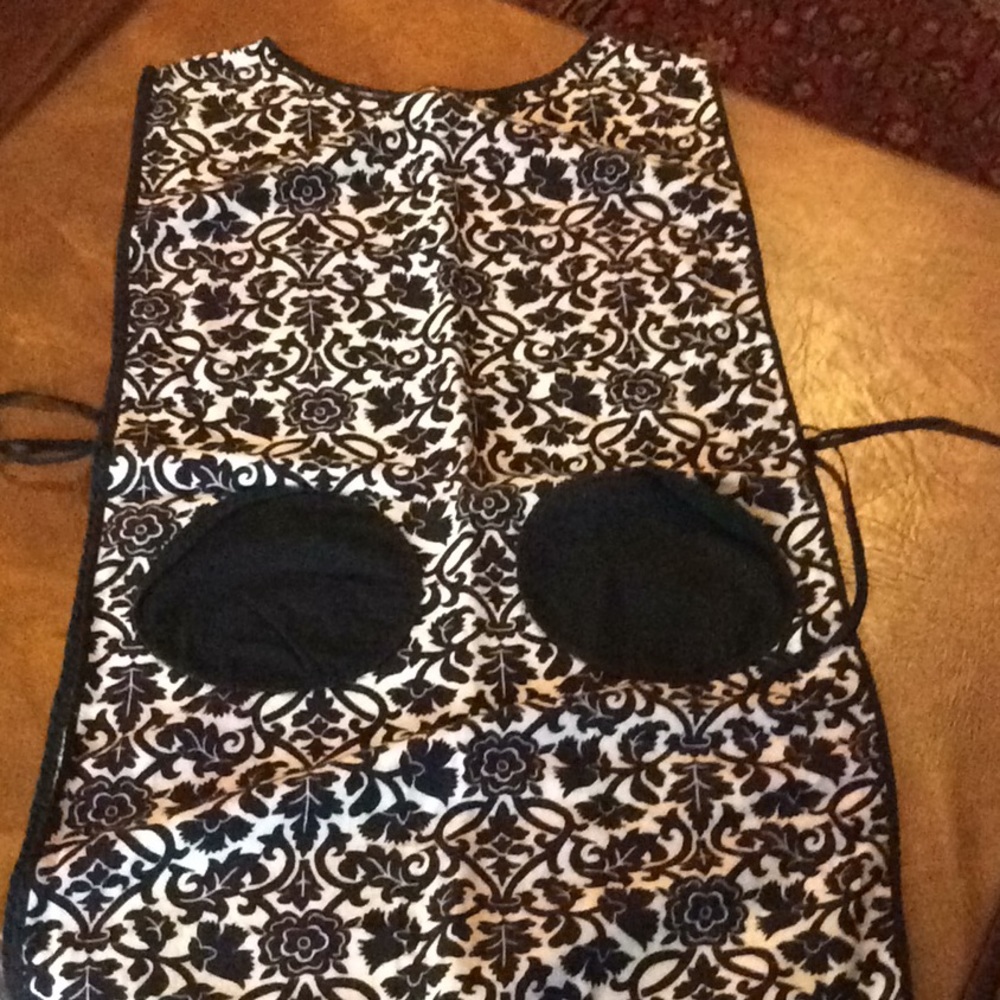 Vintage 50’s Black & White Fluer de Lis Apron